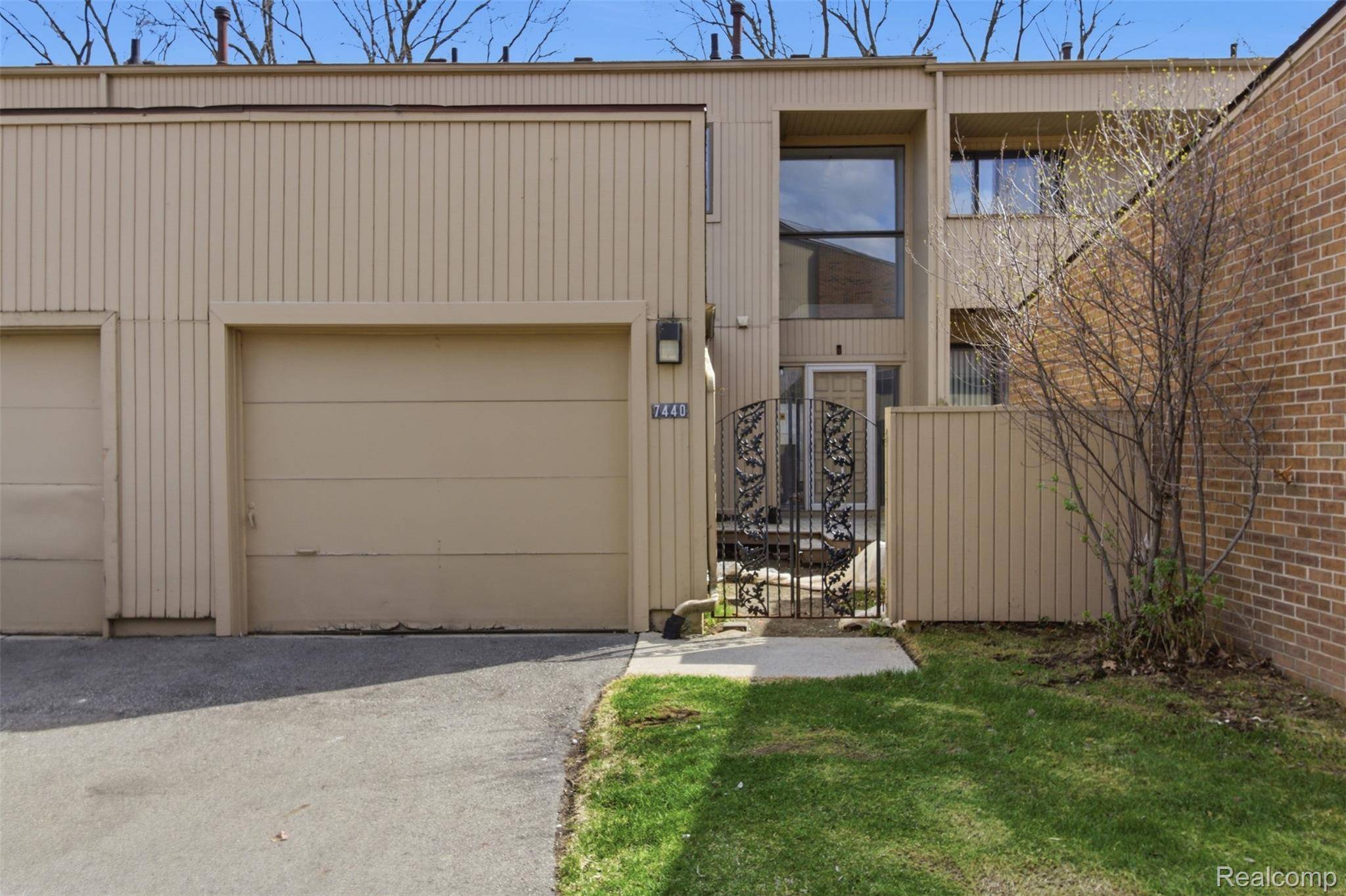 7440 Azalea CT, West Bloomfield Charter Township, MI 48322
