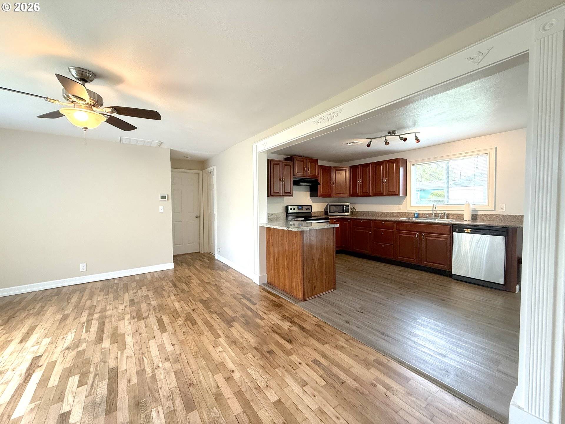 250 44TH ST, Springfield, OR 97478