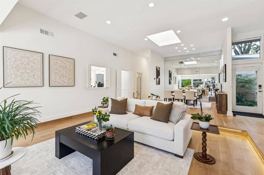 9616 Viewside Drive, Dallas, TX 75231