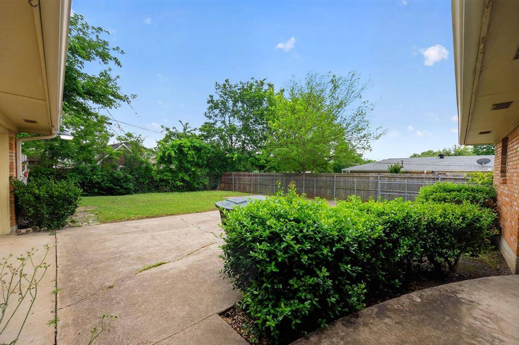 1616 W Shields Drive, Sherman, TX 75092