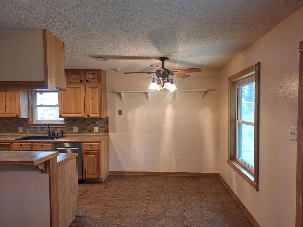 209 Hudson Avenue, Crowley, TX 76036