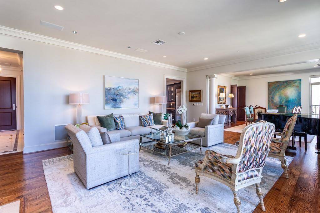 2525 N PEARL Street #1201, Dallas, TX 75201