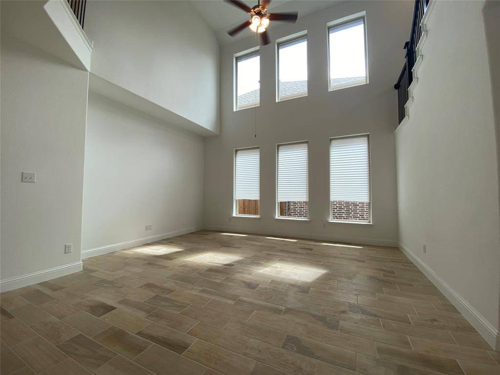 318 Julia Lane, Euless, TX 76040