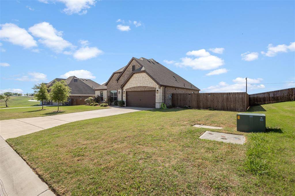 221 Prairie Dog Drive, Godley, TX 76044