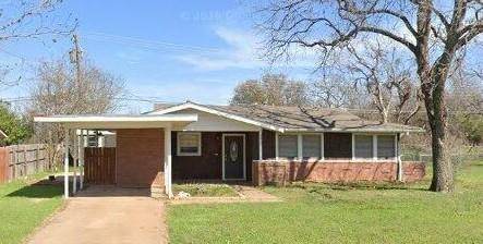 1423 Rolling Hills Drive, Graham, TX 76450