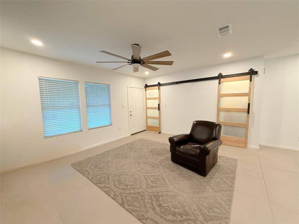 5227 Saint Charles Avenue, Dallas, TX 75223