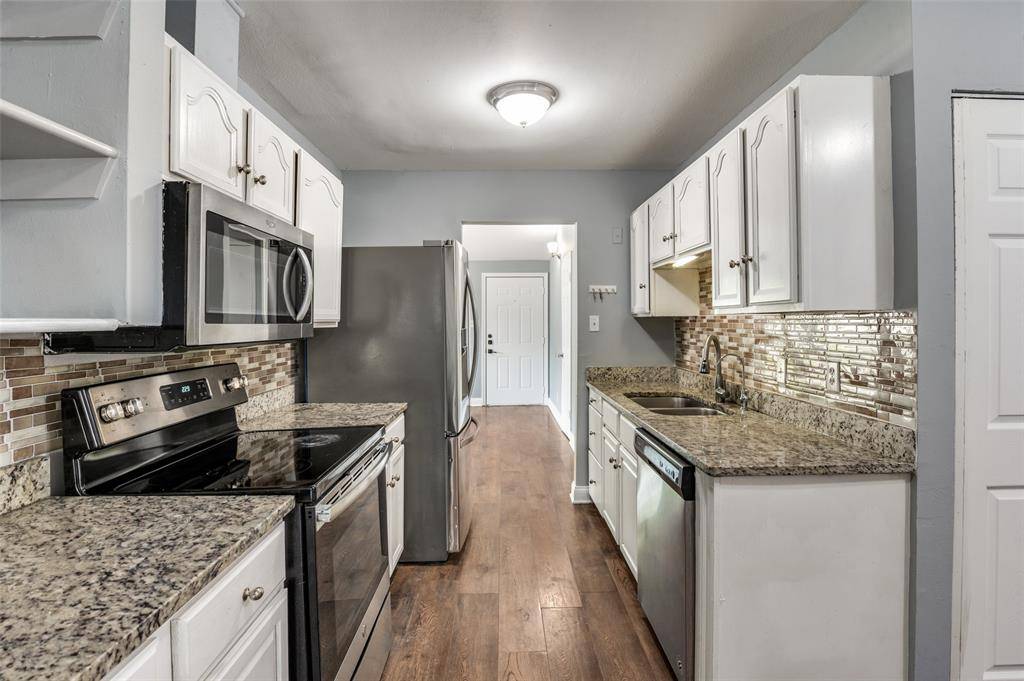 2306 Lakeland Place, Carrollton, TX 75006