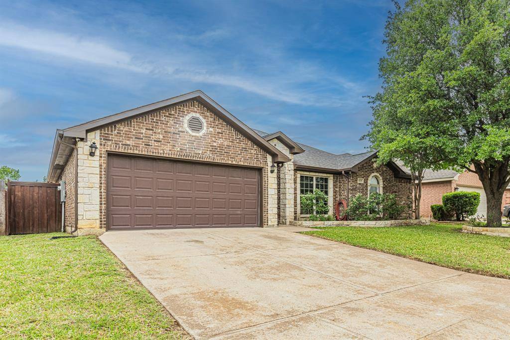 8159 Berkshire Drive, Fort Worth, TX 76137