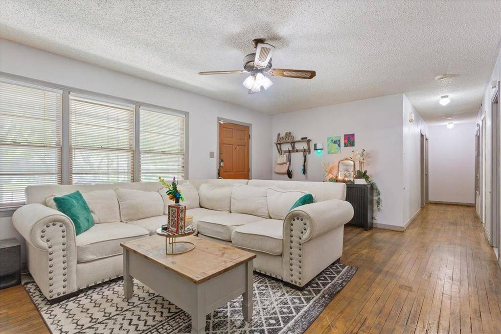 139 Meadowbrook Street, Robinson, TX 76706