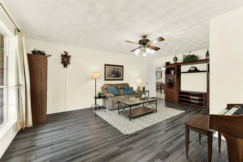 2704 Belhaven Drive, Mesquite, TX 75150