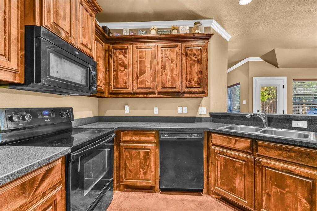 212 W 1st Street, Weatherford, TX 76086