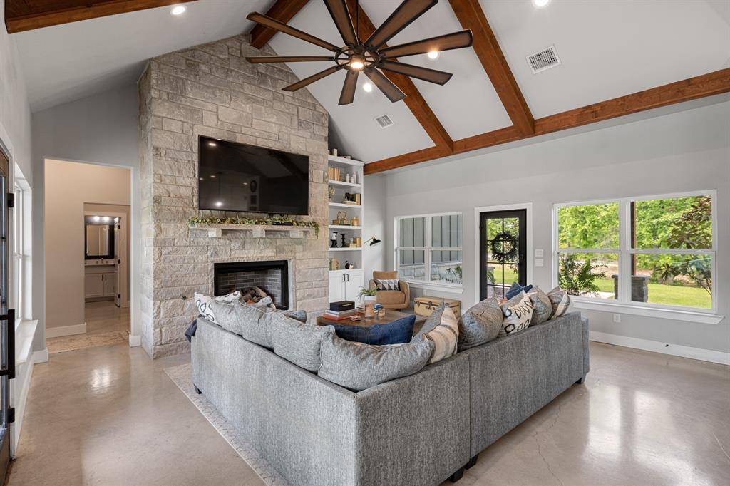 1411 County Road 3424, Bridgeport, TX 76426