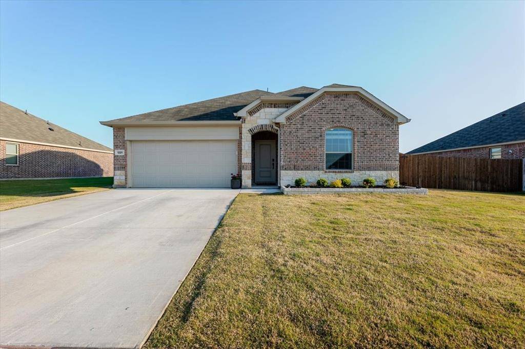 1221 Brazil Street, Azle, TX 76020