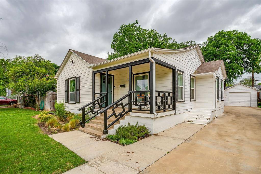 4516 Calmont Avenue, Fort Worth, TX 76107