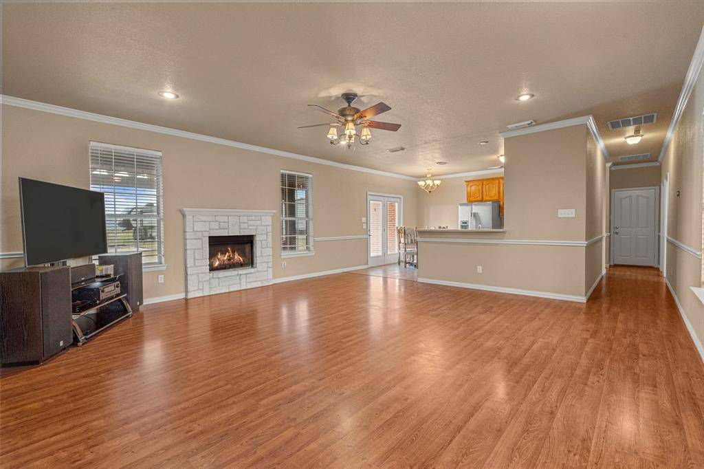 6501 Indian Trail, Sanger, TX 76266