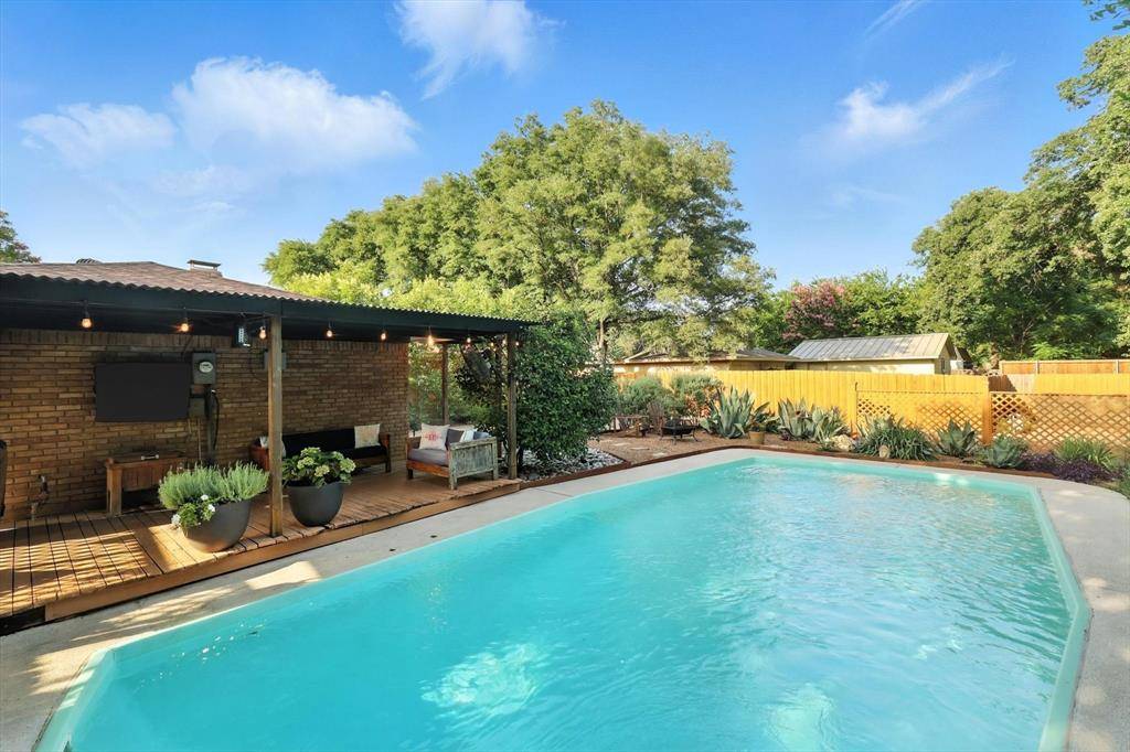 1306 Drexel Drive, Irving, TX 75061