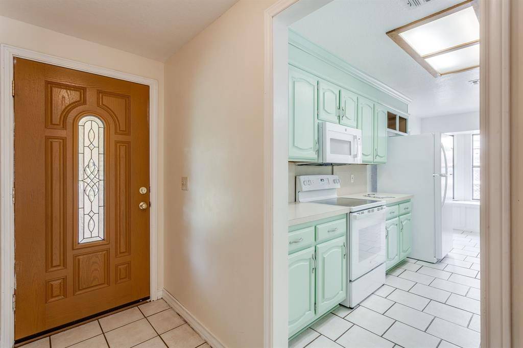 706 Holly Hill Road, Mineral Wells, TX 76067