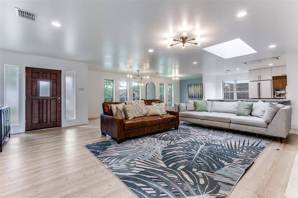 7637 La Risa Drive, Dallas, TX 75248