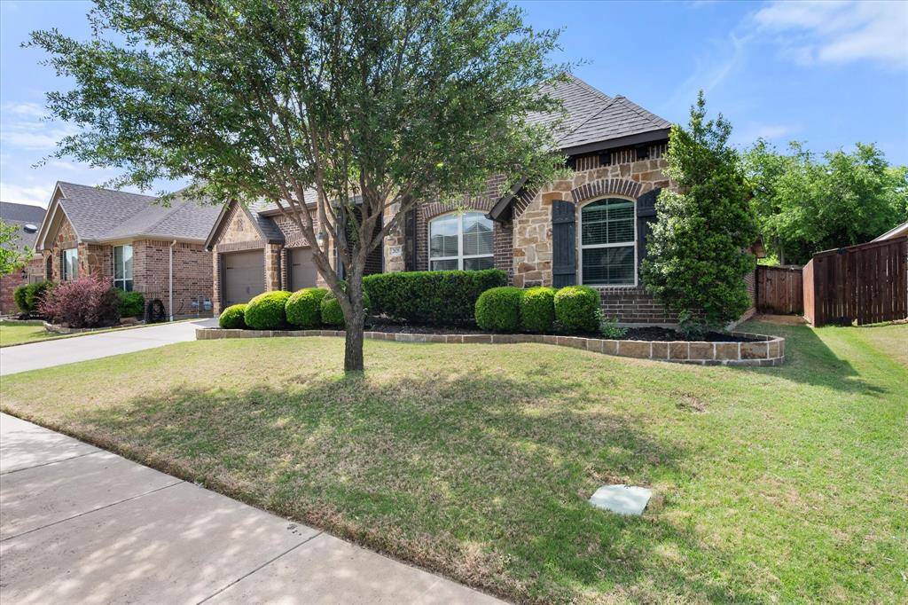 2828 Diamond Ridge Drive, Arlington, TX 76001