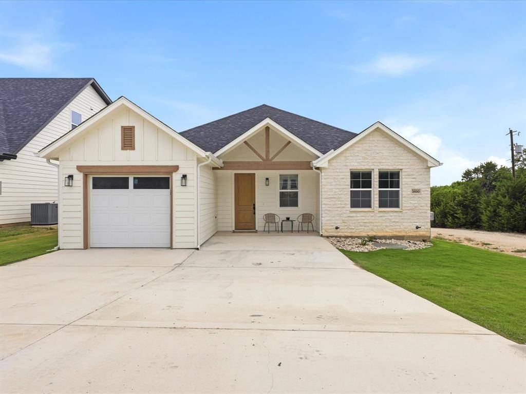 5600 San Jacinto Drive, Granbury, TX 76048