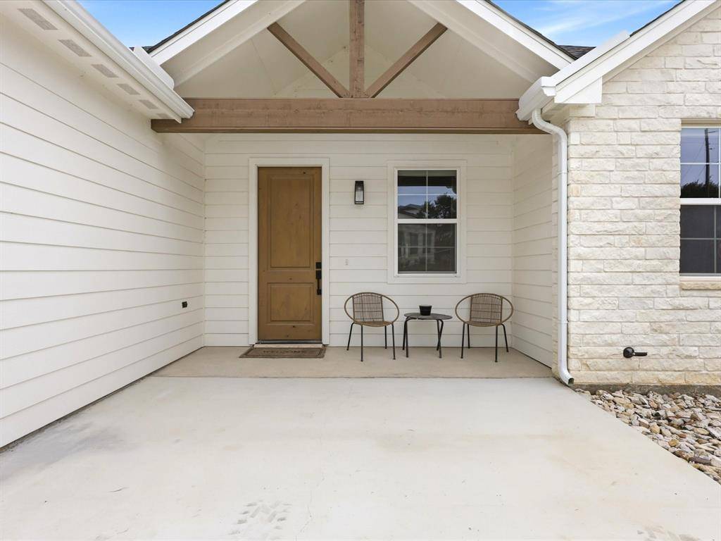 5600 San Jacinto Drive, Granbury, TX 76048