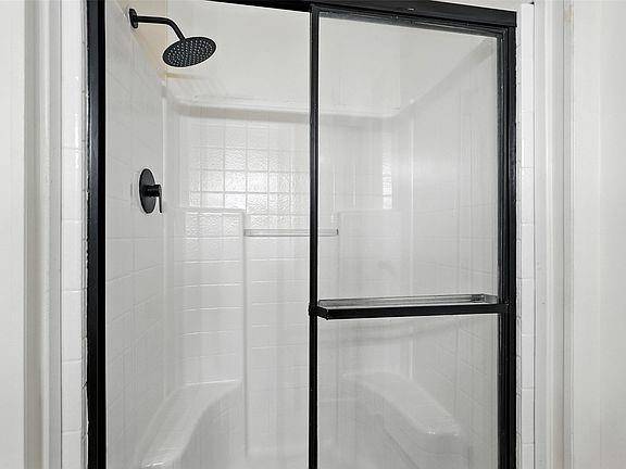 2518 Lovely Drive, Chandler, TX 75758