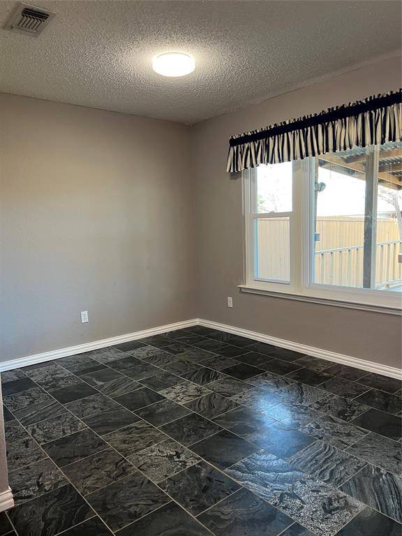 6015 Harwood Crossing Drive, Arlington, TX 76018