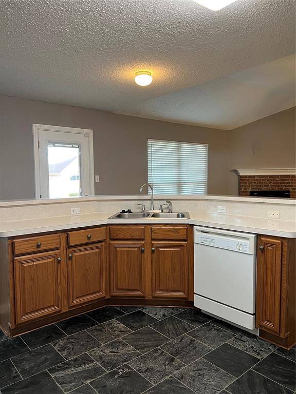 6015 Harwood Crossing Drive, Arlington, TX 76018