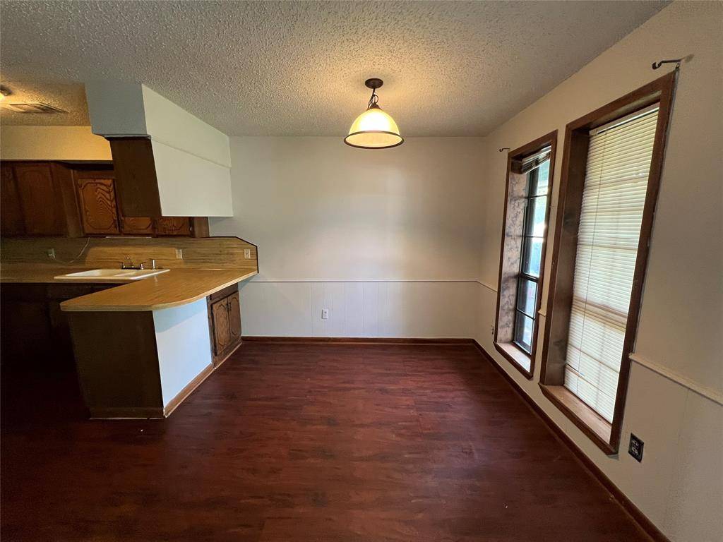 411 W Pelton Street #B, Sherman, TX 75092