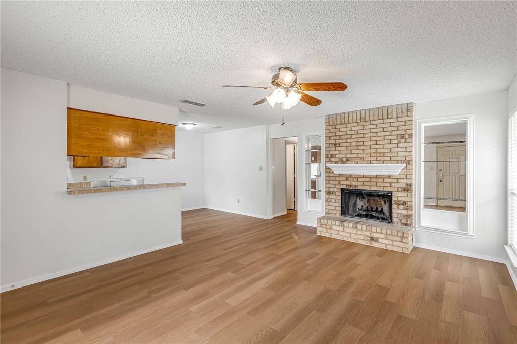 420 Claire Court, Arlington, TX 76012