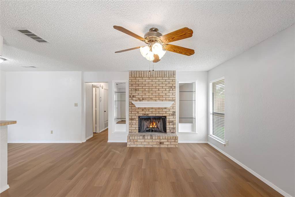 420 Claire Court, Arlington, TX 76012