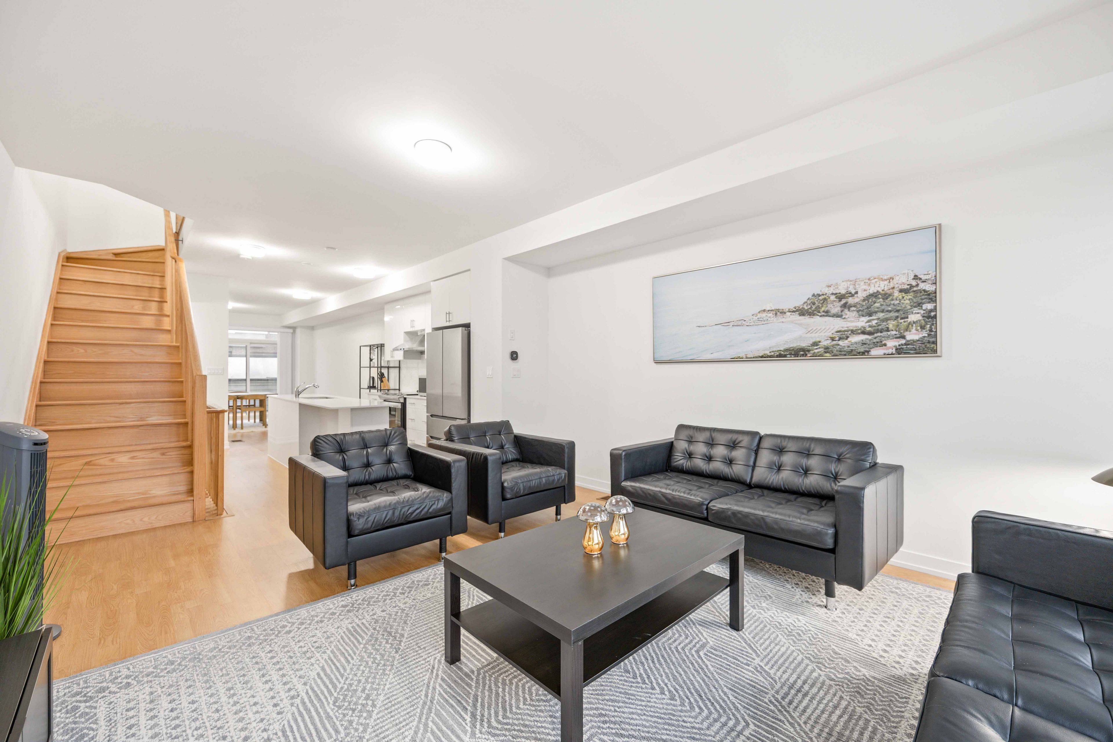 1557 Midland AVE, Toronto E09, ON M1P 0G3