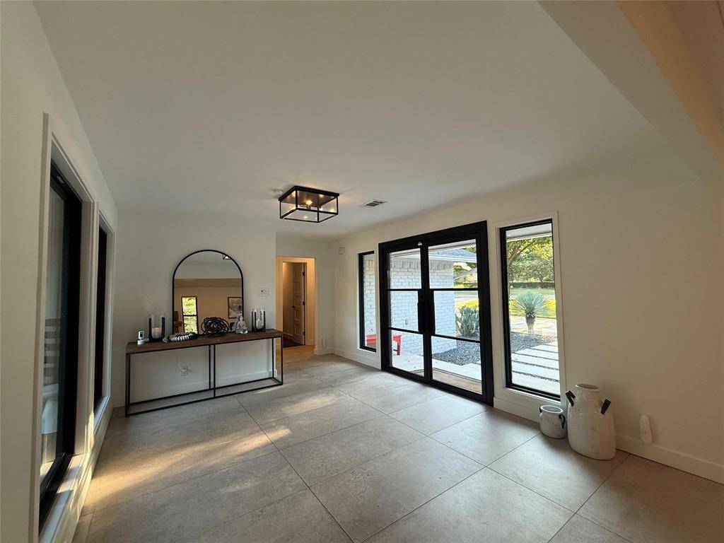 6522 Ridgeview Circle, Dallas, TX 75240