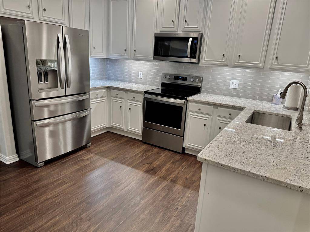 2214 Carlisle Street, Bedford, TX 76021