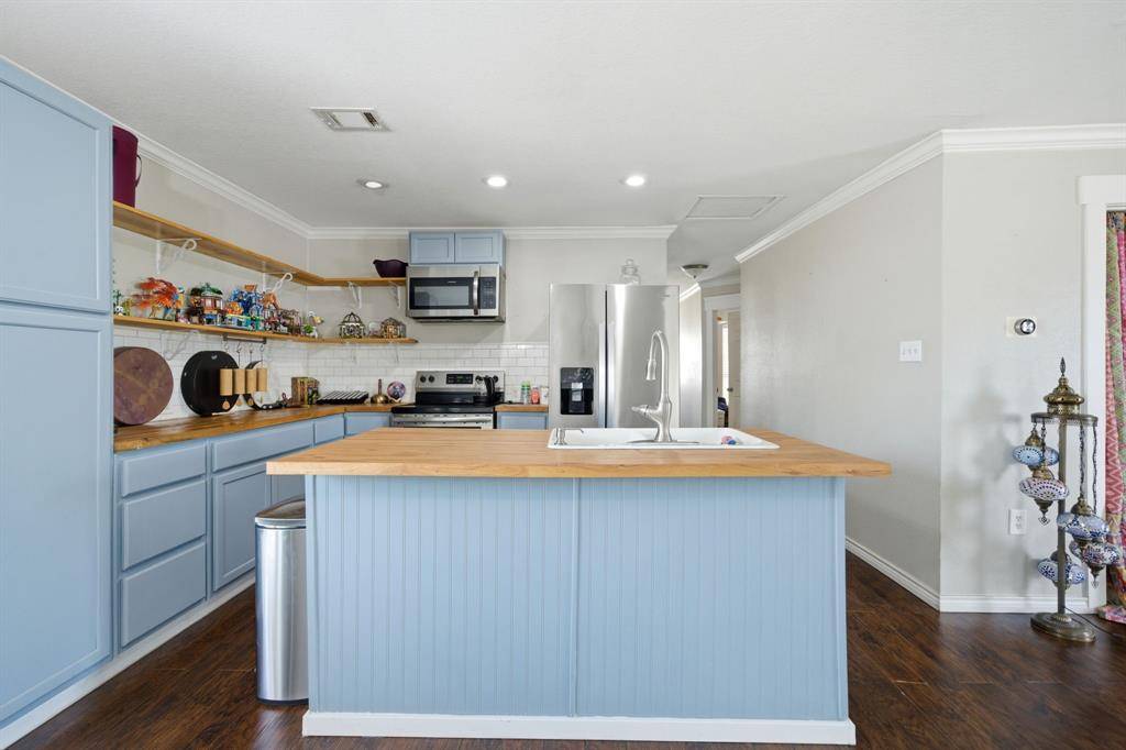 311 Guthrie Street, Dallas, TX 75224