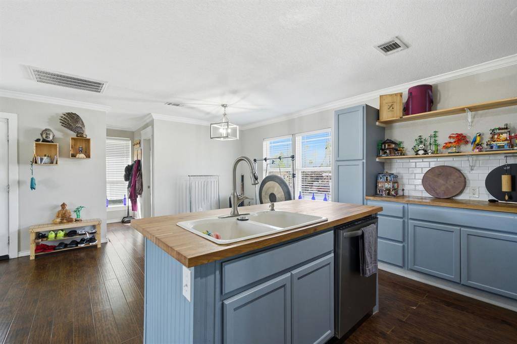 311 Guthrie Street, Dallas, TX 75224