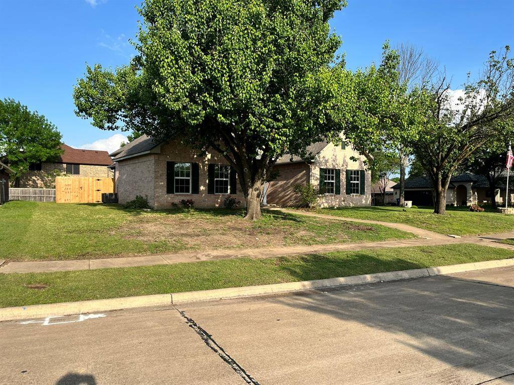 2700 Boyd Street, Ennis, TX 75119