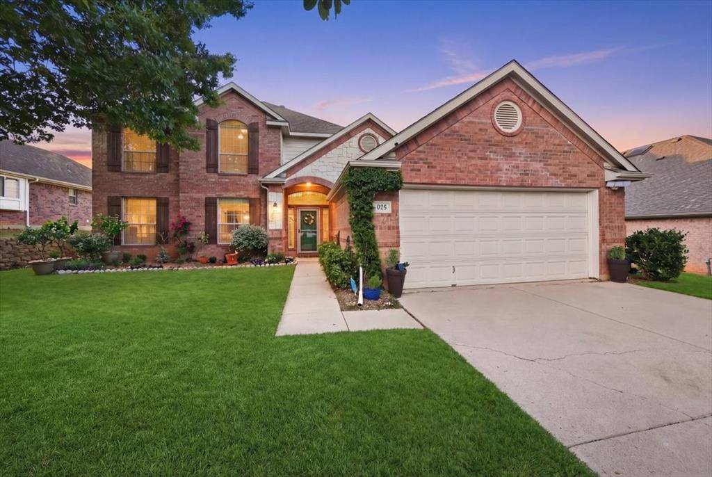 925 Ascension Drive, Hurst, TX 76053