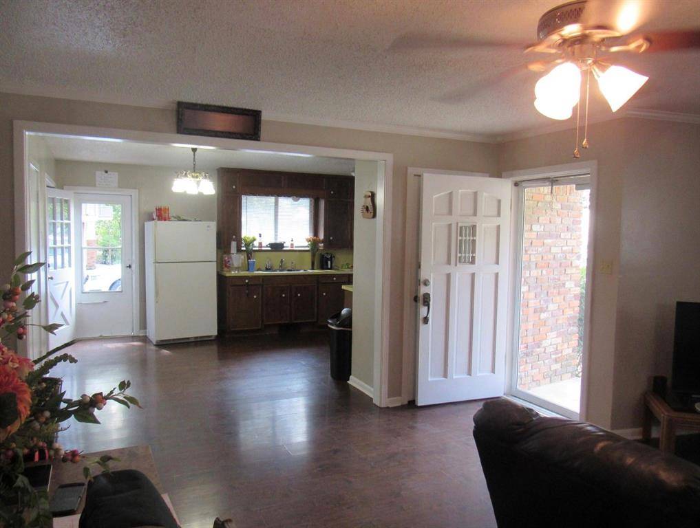 320 N Cleveland Avenue, Sherman, TX 75090