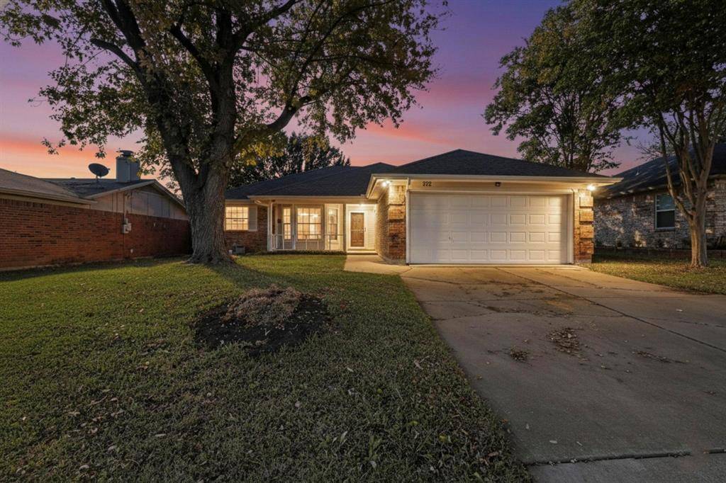 932 Freestone Drive, Arlington, TX 76017