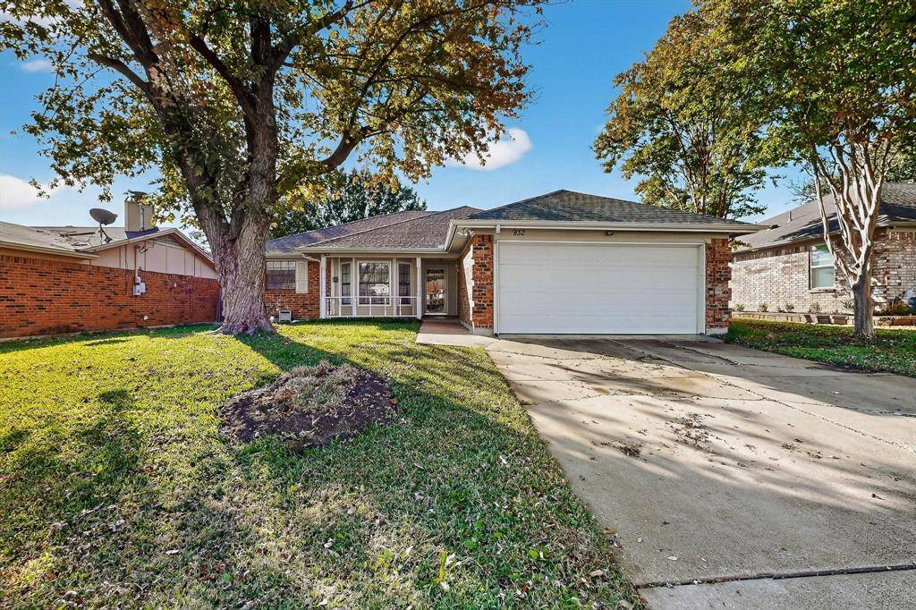 932 Freestone Drive, Arlington, TX 76017