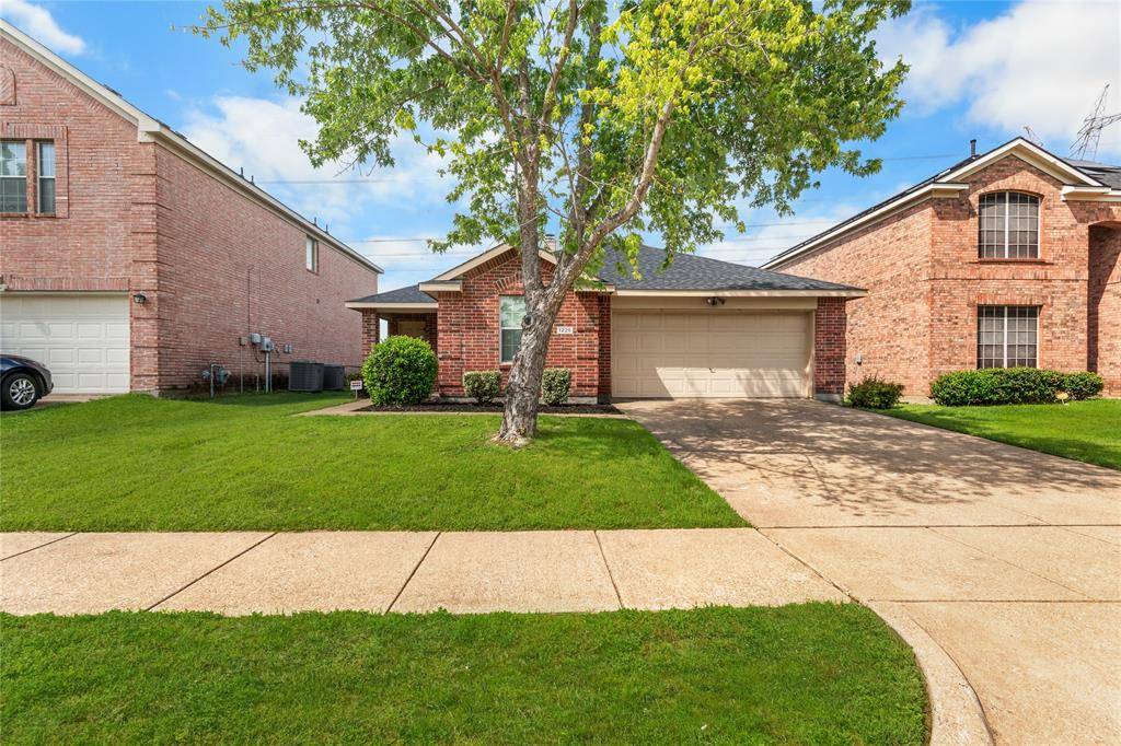 1225 Glencoe Drive, Glenn Heights, TX 75154