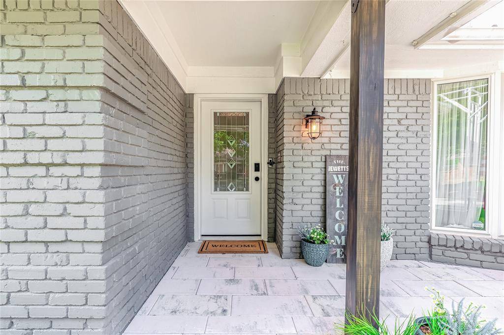 1100 Byron Lane, Arlington, TX 76012