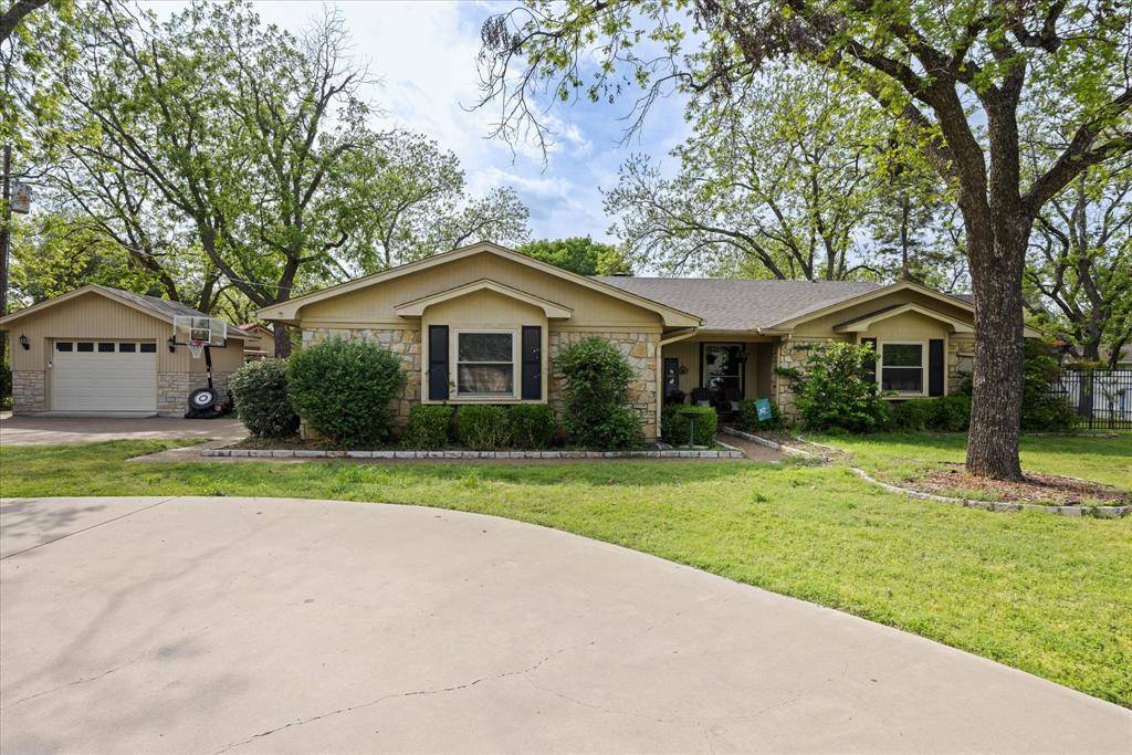 4510 Cimmaron Trail, De Cordova, TX 76049