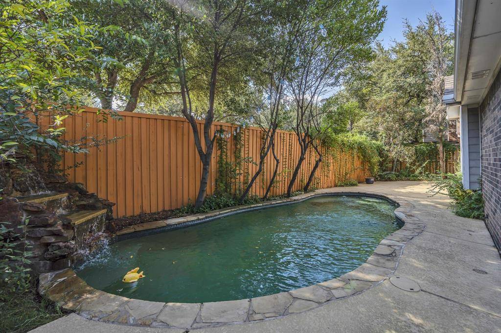 2630 Lakeforest Court, Dallas, TX 75214