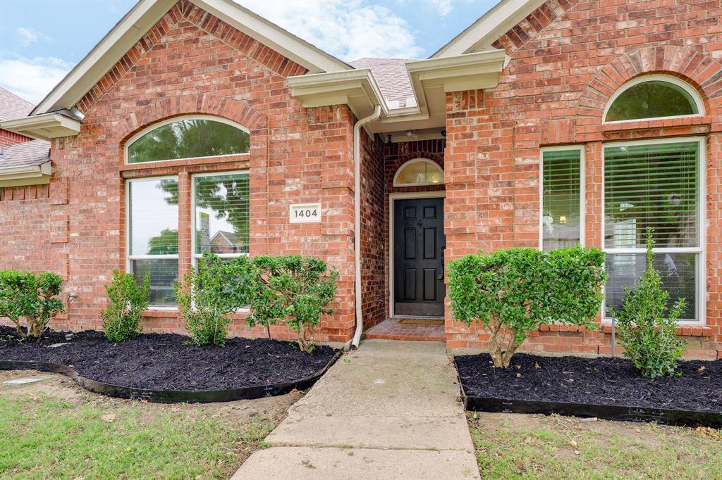 1404 Valley Trail, Irving, TX 75063