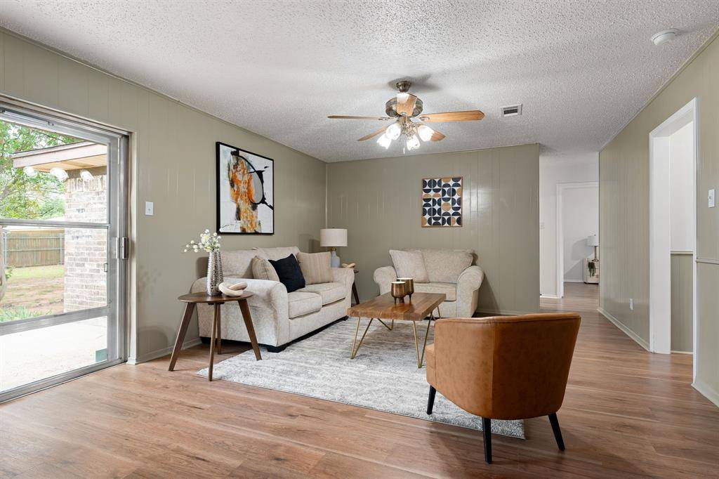 1709 Winchester Way, Bedford, TX 76022