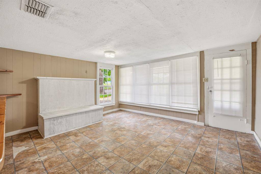 305 County Road 483, Stephenville, TX 76401