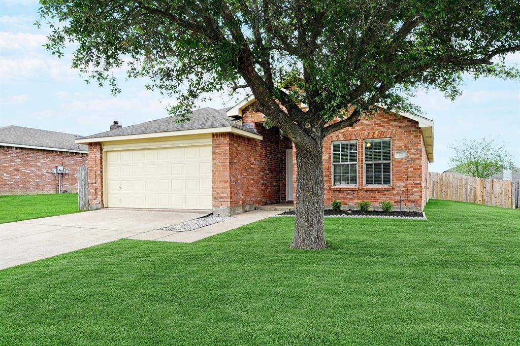 321 Briar Oaks Drive, Royse City, TX 75189