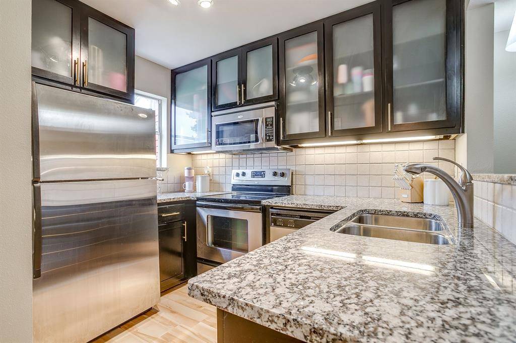 1211 Roaring Springs Road, Fort Worth, TX 76114